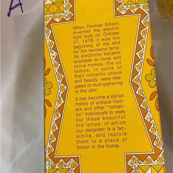 3 vintage Avon decanters (#1) - Picture 8 of 9